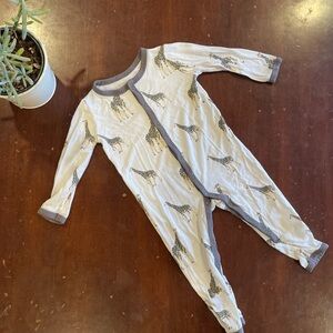 Kickee Pants Grey and White Giraffe Print bodysuit.